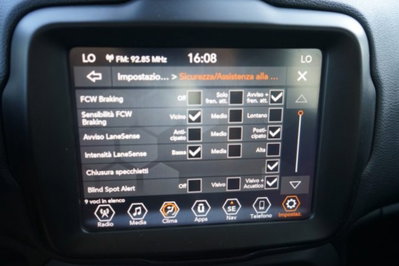 Jeep Renegade 1.6 Mjt 130 CV Limited (12)