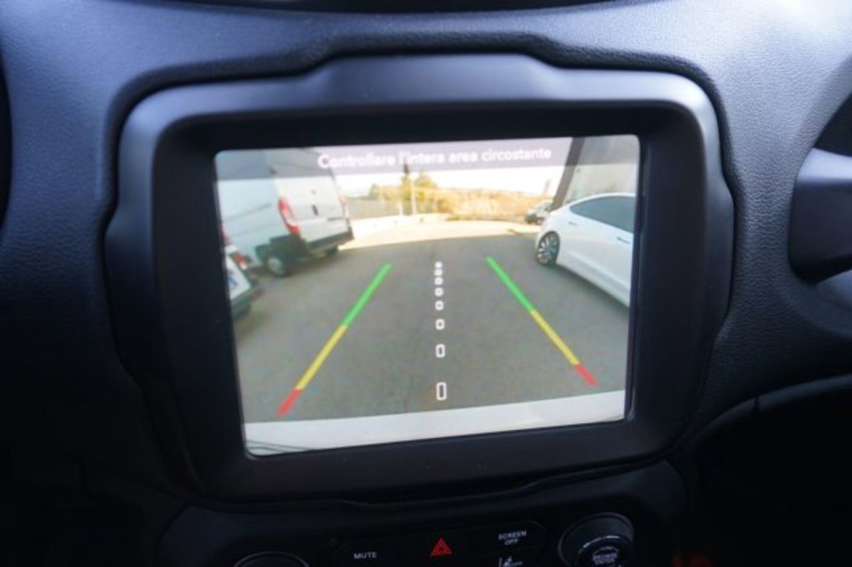 Jeep Renegade 1.6 Mjt 130 CV Limited (9)