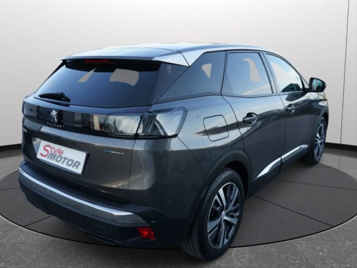 Peugeot 3008 Hybrid4 300 e-EAT8 GT (17)
