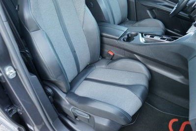 Peugeot 3008 Hybrid4 300 e-EAT8 GT (20)