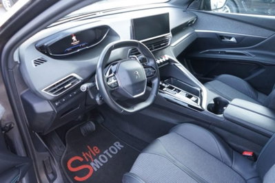 Peugeot 3008 Hybrid4 300 e-EAT8 GT (5)