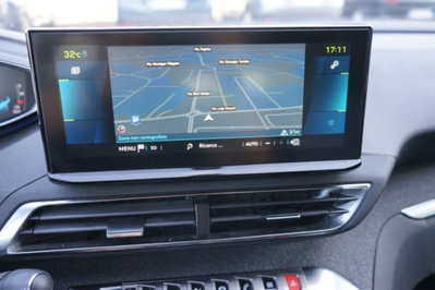 Peugeot 3008 Hybrid4 300 e-EAT8 GT (7)