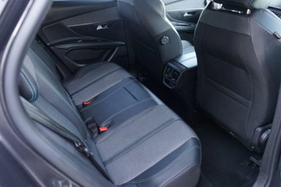 Peugeot 3008 Hybrid4 300 e-EAT8 GT (20)