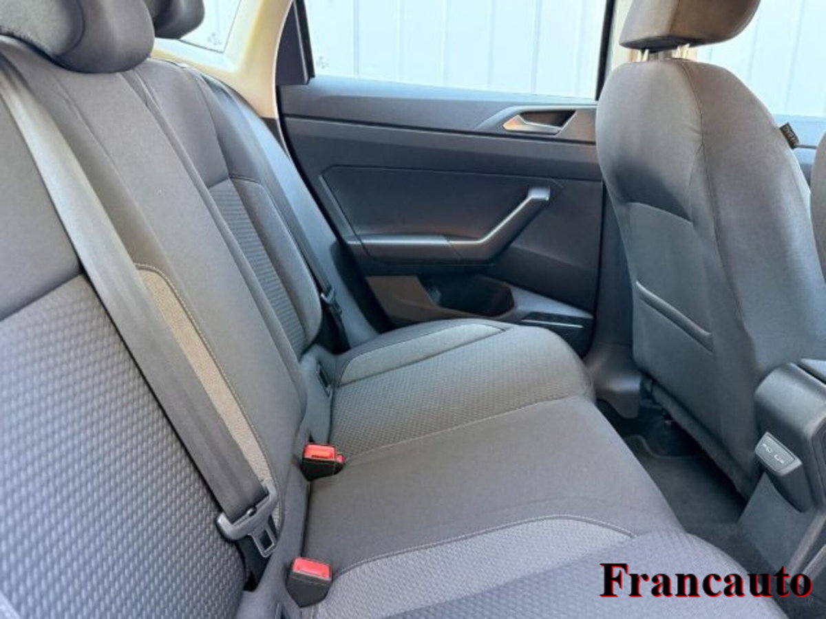 Volkswagen Polo 1.0 tsi Style 95cv (9)