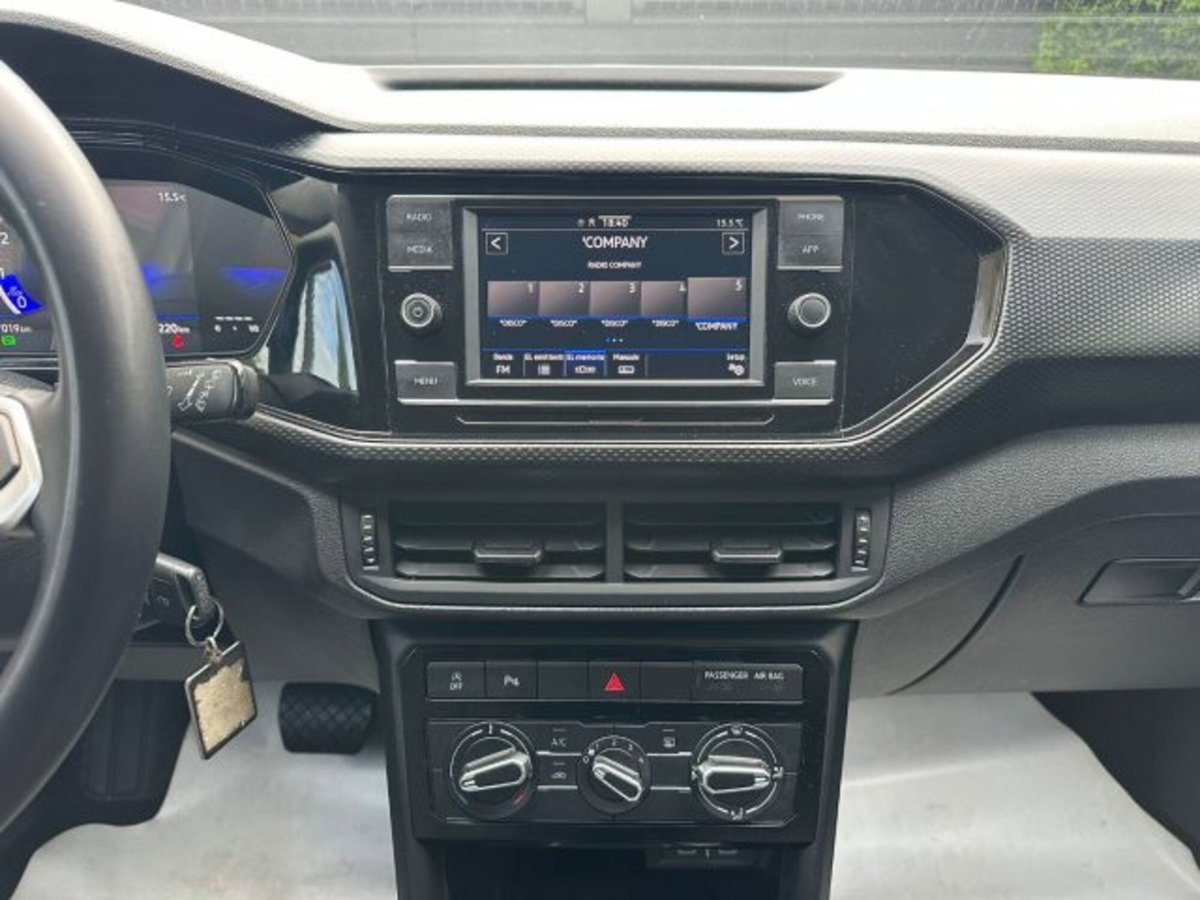 Volkswagen T-Cross 1.0 TSI 110 CV DSG Sport (9)