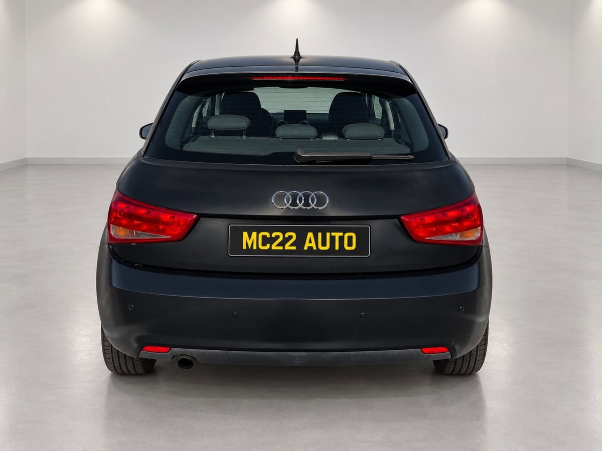 Audi A1 Sportback 1.6 TDI Attraction (5)