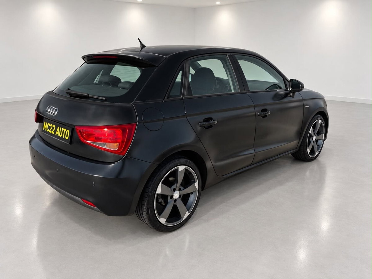 Audi A1 Sportback 1.6 TDI Attraction (7)