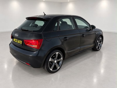 Audi A1 Sportback 1.6 TDI Attraction (7)