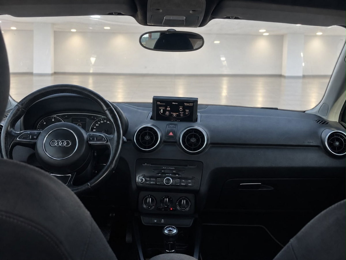 Audi A1 Sportback 1.6 TDI Attraction (8)