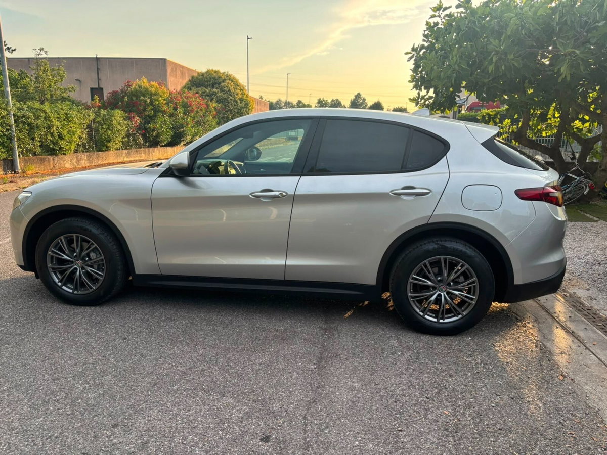 Alfa Romeo Stelvio Stelvio 2.2 Turbodiesel 190 CV AT8 Q4 Executive (4)