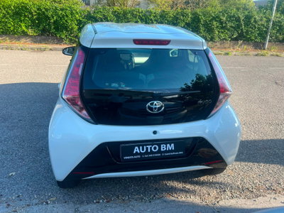 Toyota Aygo 1.0 VVT-i 69 CV 5 porte x-cool MMT (6)