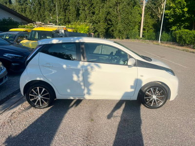 Toyota Aygo 1.0 VVT-i 69 CV 5 porte x-cool MMT (7)