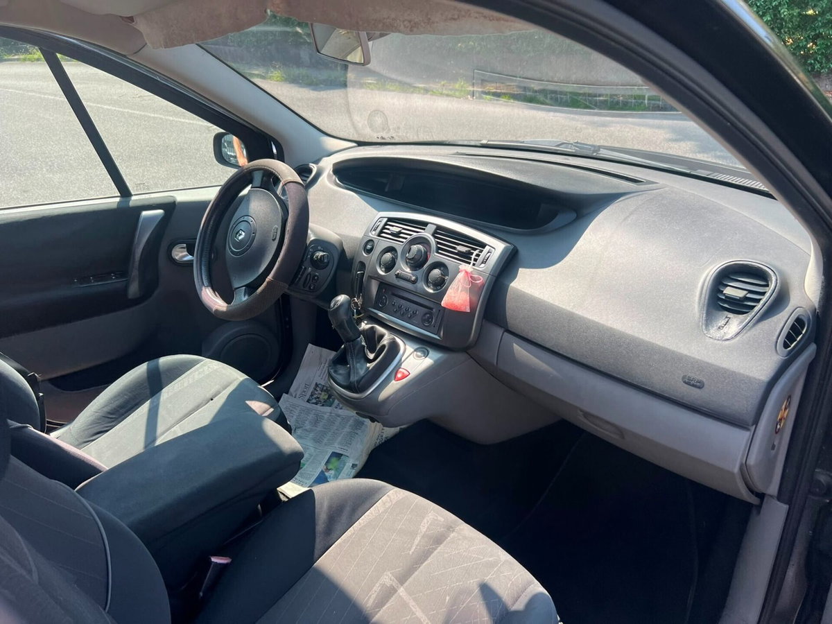 Renault Scenic E-Tech Electric 1.5 dCi/100CV Confort Authentique (10)
