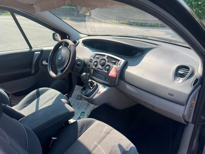 Renault Scenic E-Tech Electric 1.5 dCi/100CV Confort Authentique (10)