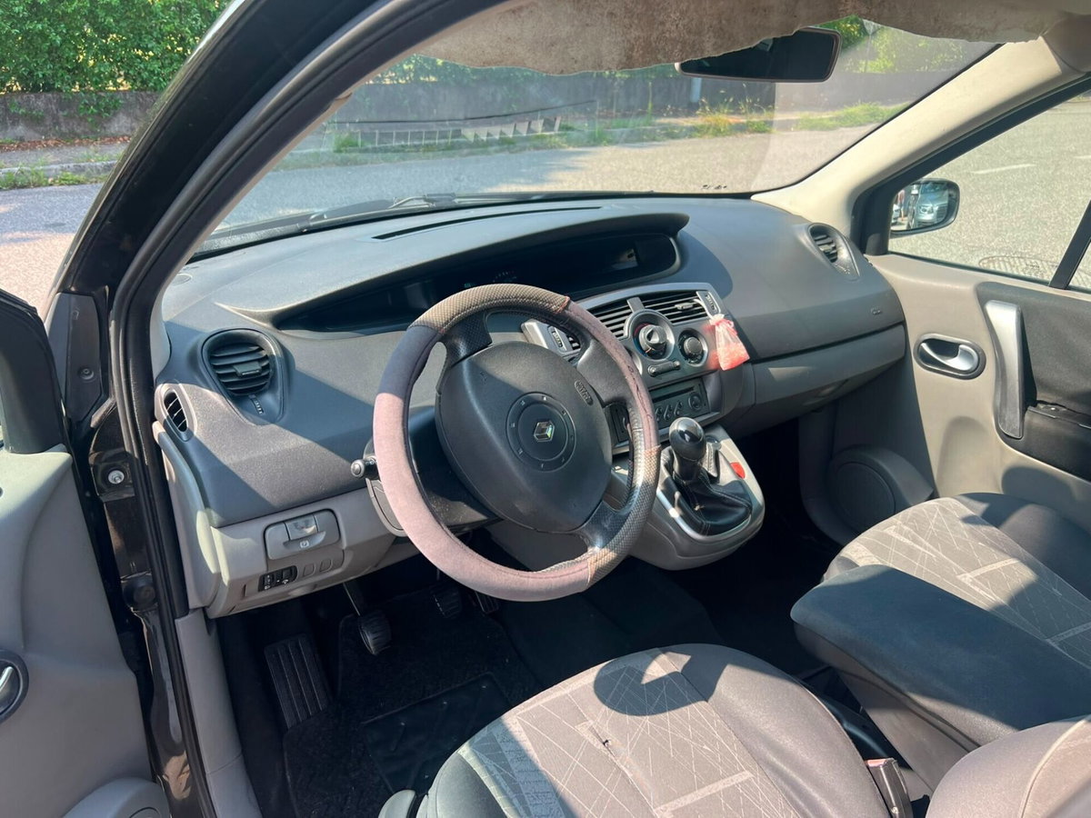 Renault Scenic E-Tech Electric 1.5 dCi/100CV Confort Authentique (11)