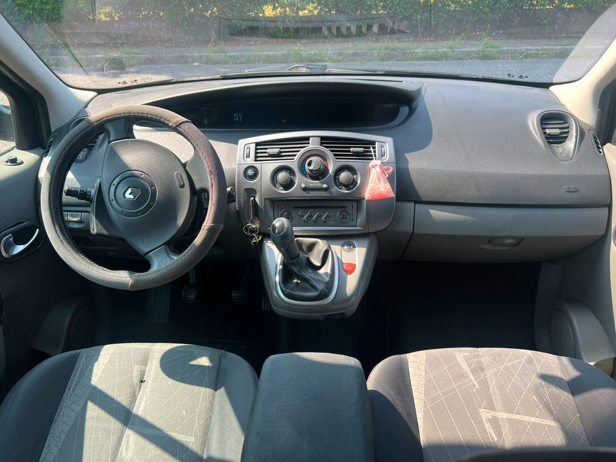 Renault Scenic E-Tech Electric 1.5 dCi/100CV Confort Authentique (12)