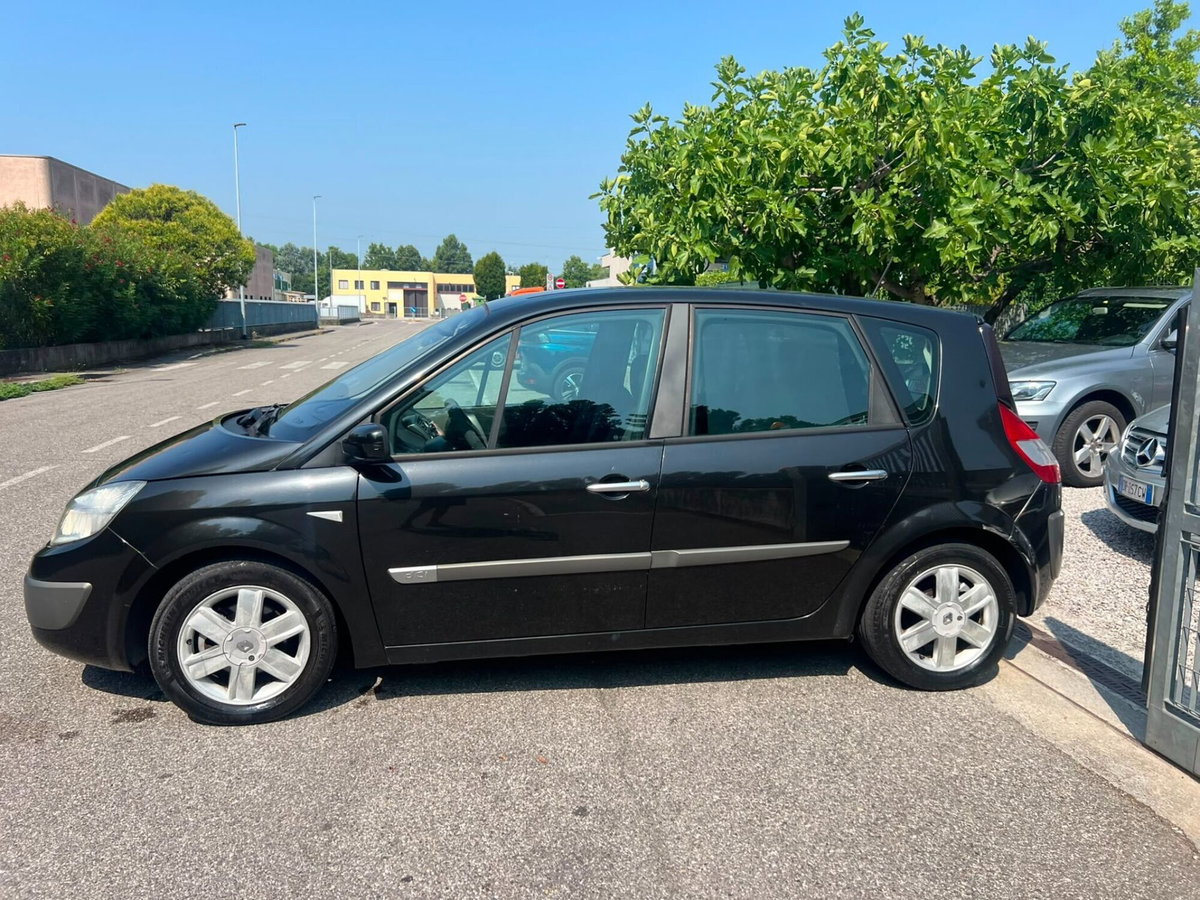 Renault Scenic E-Tech Electric 1.5 dCi/100CV Confort Authentique (2)