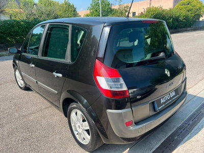 Renault Scenic E-Tech Electric 1.5 dCi/100CV Confort Authentique (3)