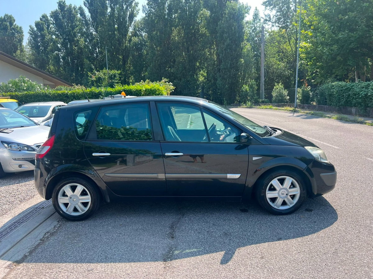Renault Scenic E-Tech Electric 1.5 dCi/100CV Confort Authentique (4)