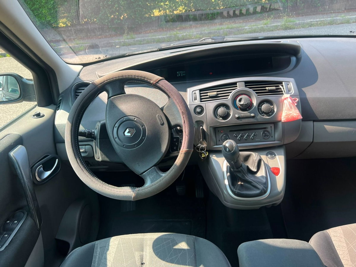 Renault Scenic E-Tech Electric 1.5 dCi/100CV Confort Authentique (7)