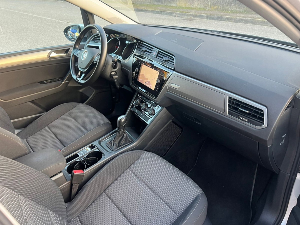 Volkswagen Touran 2.0 TDI 150 CV SCR DSG Business BlueMotion Technology (12)