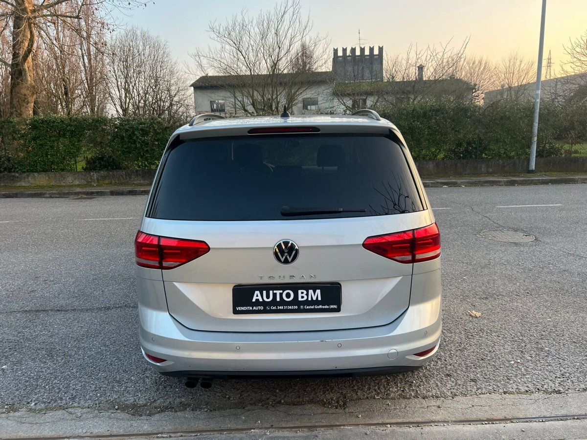 Volkswagen Touran 2.0 TDI 150 CV SCR DSG Business BlueMotion Technology (2)