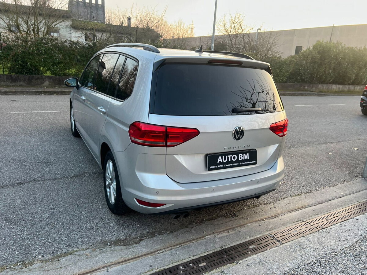 Volkswagen Touran 2.0 TDI 150 CV SCR DSG Business BlueMotion Technology (6)