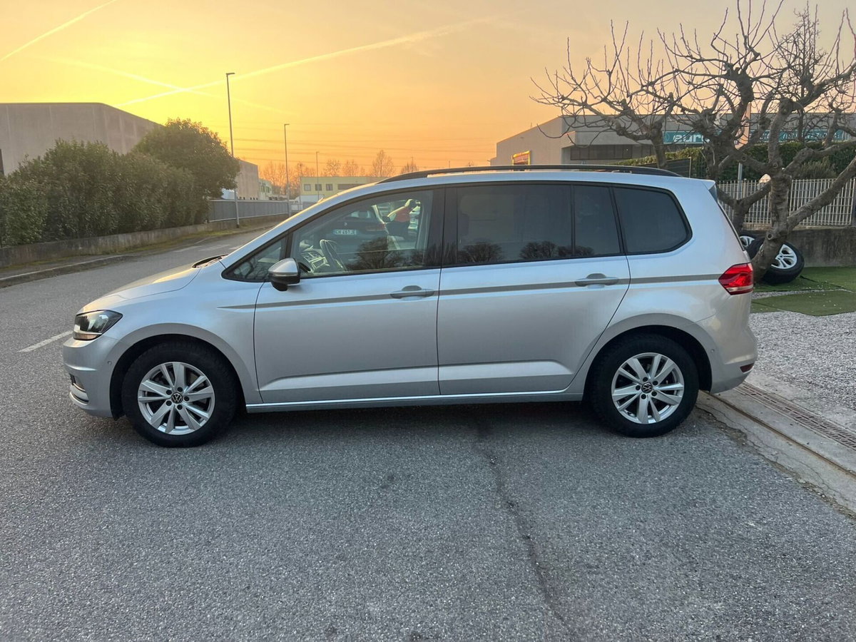 Volkswagen Touran 2.0 TDI 150 CV SCR DSG Business BlueMotion Technology (8)