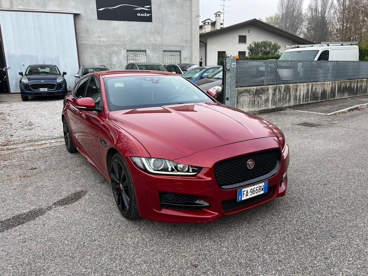 Jaguar XE 2.0 D Turbo 180CV aut. Pure (2)