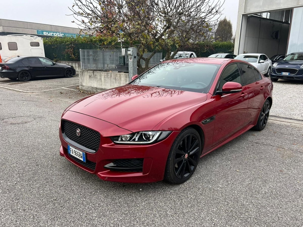 Jaguar XE 2.0 D Turbo 180CV aut. Pure (3)
