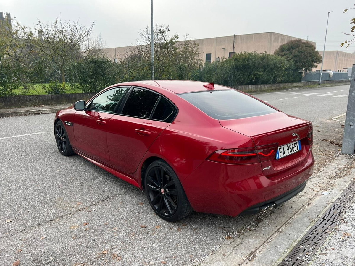 Jaguar XE 2.0 D Turbo 180CV aut. Pure (5)