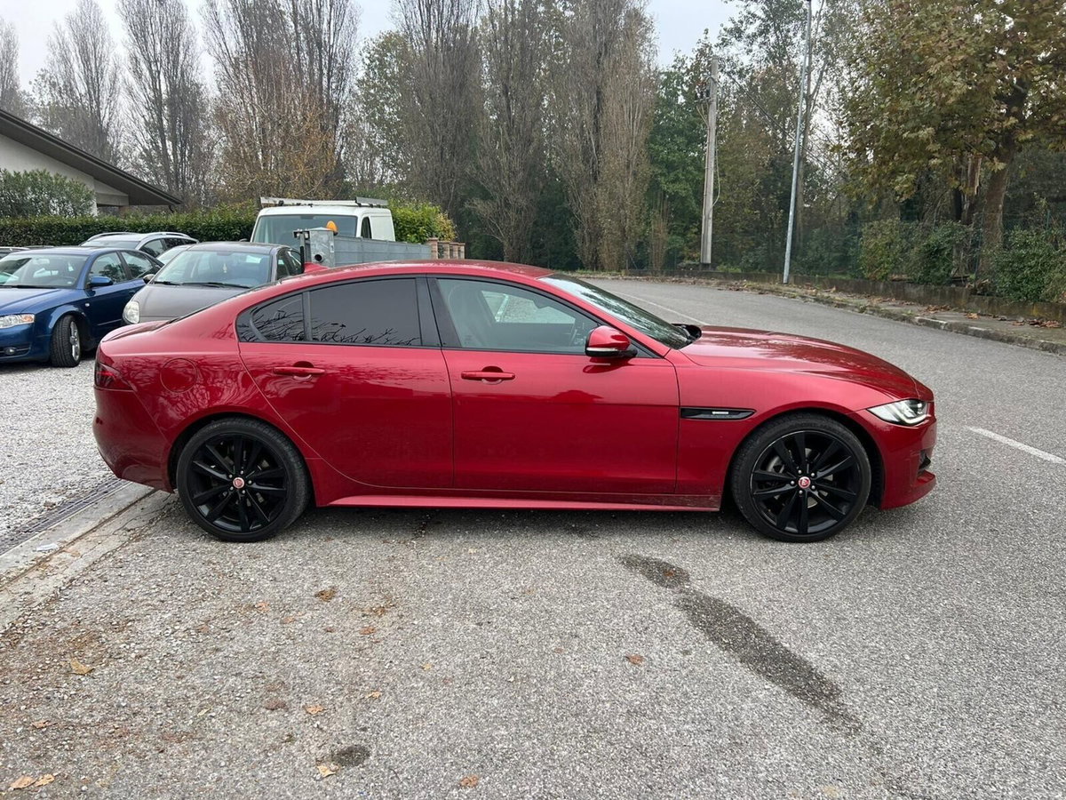 Jaguar XE 2.0 D Turbo 180CV aut. Pure (8)
