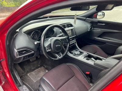Jaguar XE 2.0 D Turbo 180CV aut. Pure (9)