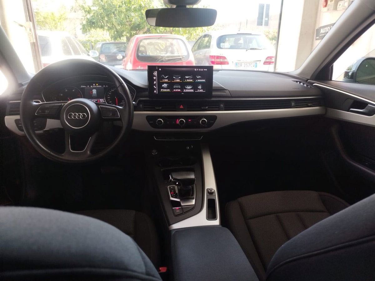 Audi A4 Avant 35 TDI/163 CV S tronic Business Advanced (17)