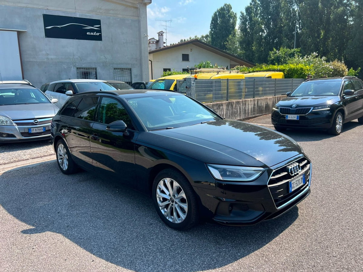 Audi A4 Avant 35 TDI/163 CV S tronic Business Advanced (6)
