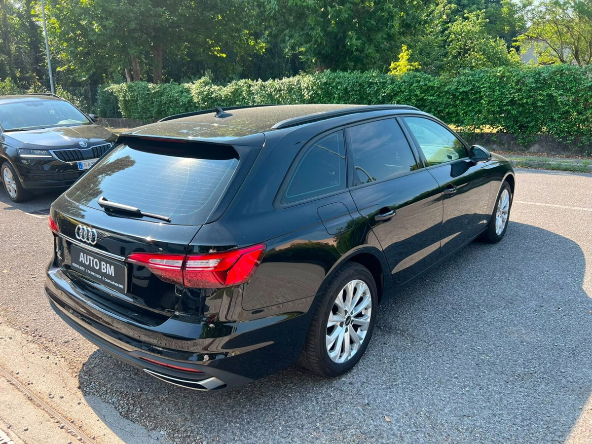 Audi A4 Avant 35 TDI/163 CV S tronic Business Advanced (8)