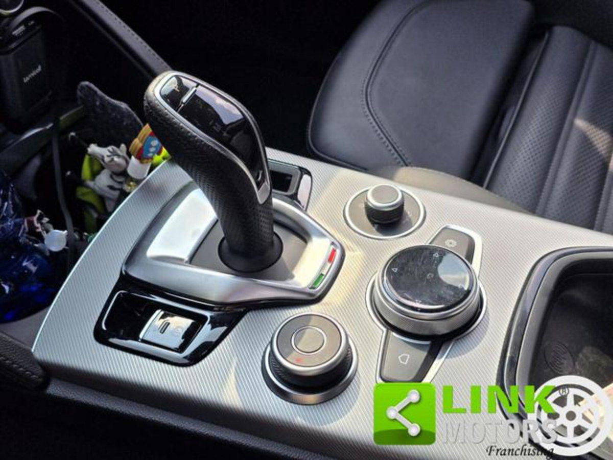 Alfa Romeo Stelvio Stelvio 2.0 Turbo 280 CV AT8 Q4 Veloce Tì (12)