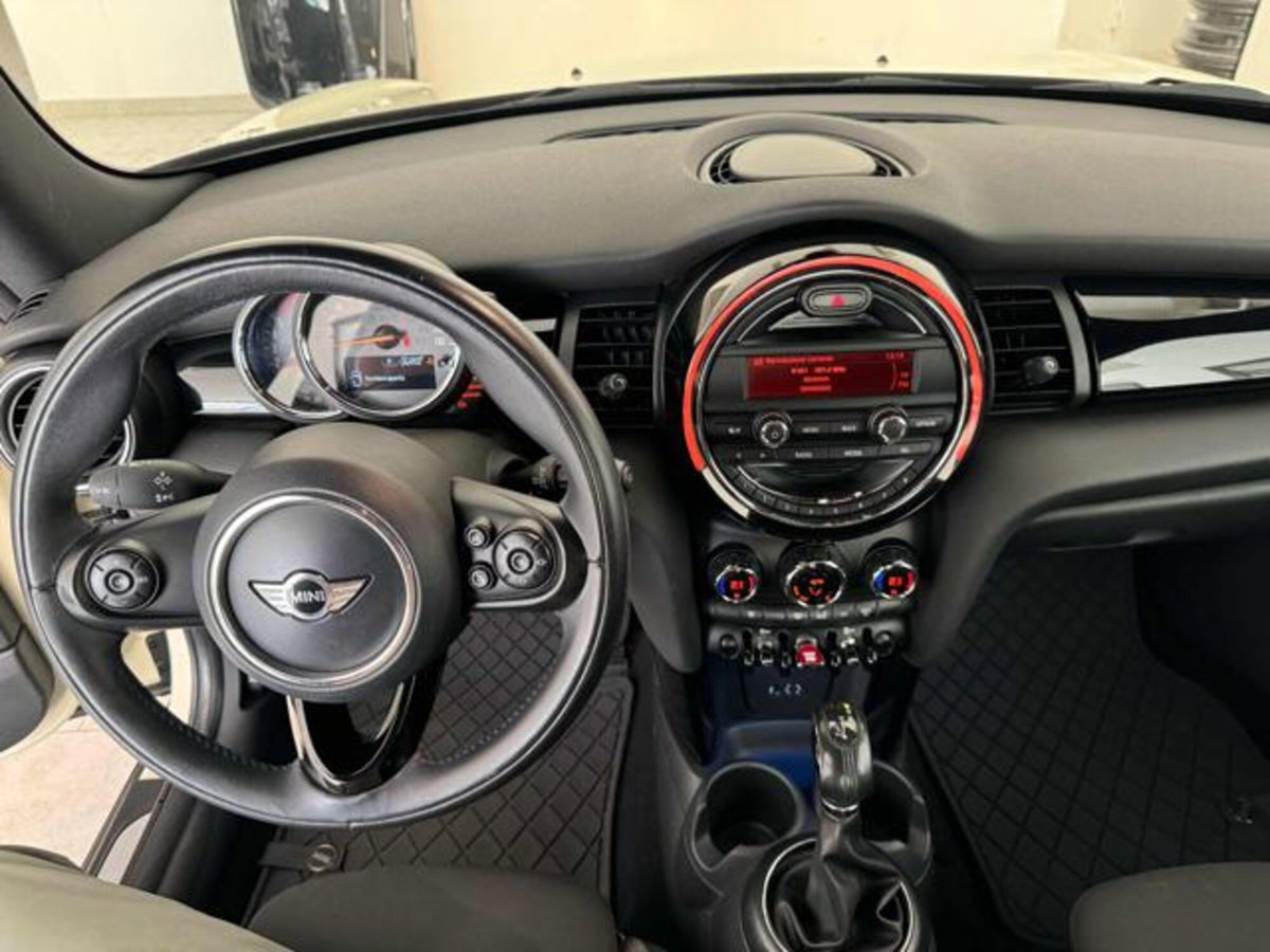 MINI Mini 1.5 Cooper D (7)