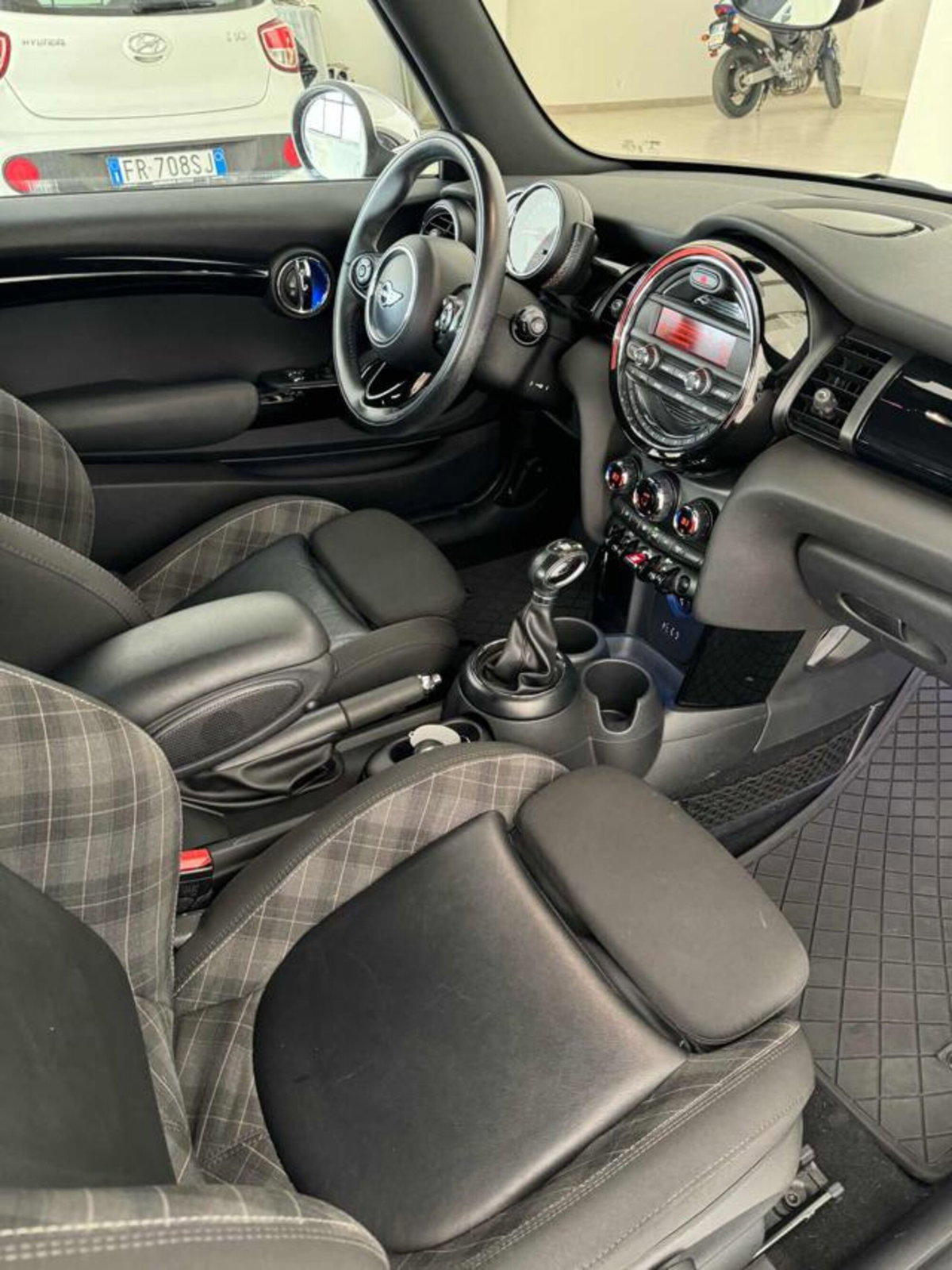 MINI Mini 1.5 Cooper D (8)