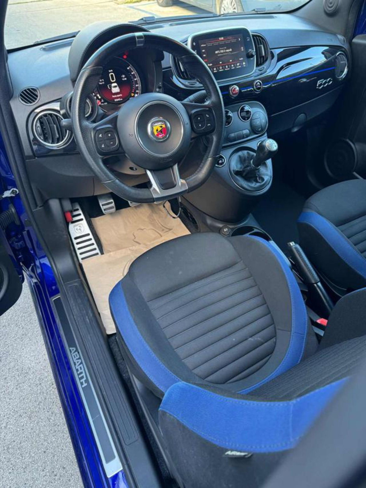 Abarth 595 595 1.4 Turbo T-Jet 165 CV Monster Energy Yamaha (12)