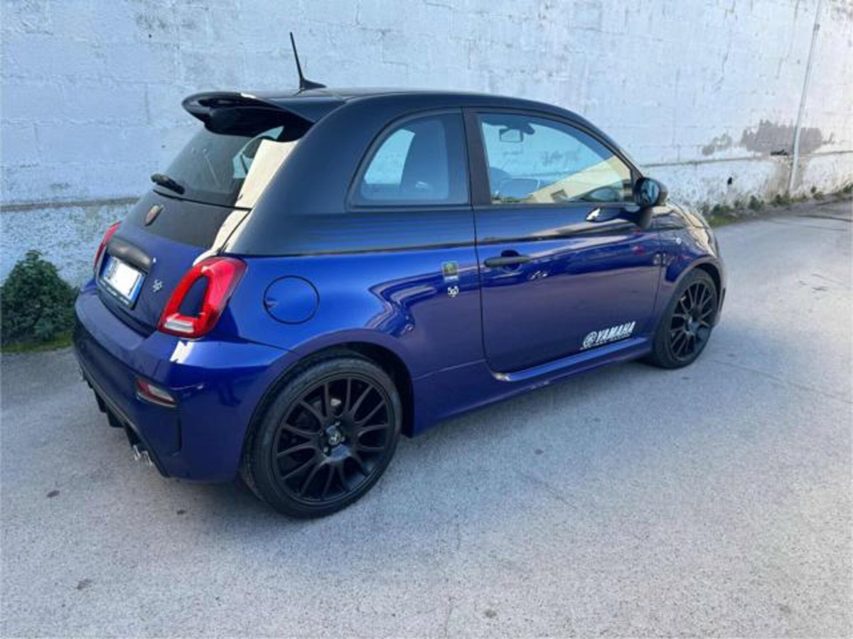 Abarth 595 595 1.4 Turbo T-Jet 165 CV Monster Energy Yamaha (5)