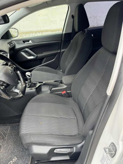 Peugeot 308 BlueHDi 120 S&S Allure (5)