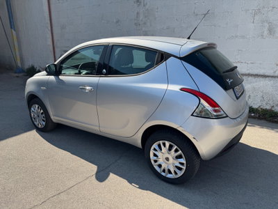 Lancia Ypsilon 0.9 TwinAir 85 CV 5 porte Metano Ecochic Elefantino (2)