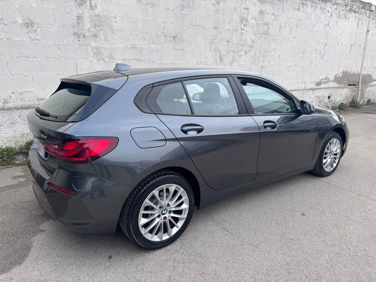 BMW Serie 1 116d 2.0 116CV cat 5 porte Attiva DPF (5)