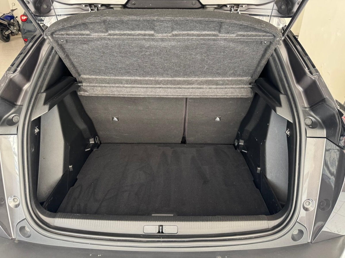 Peugeot 2008 BlueHDi 130 S&S EAT8 Allure Pack (12)