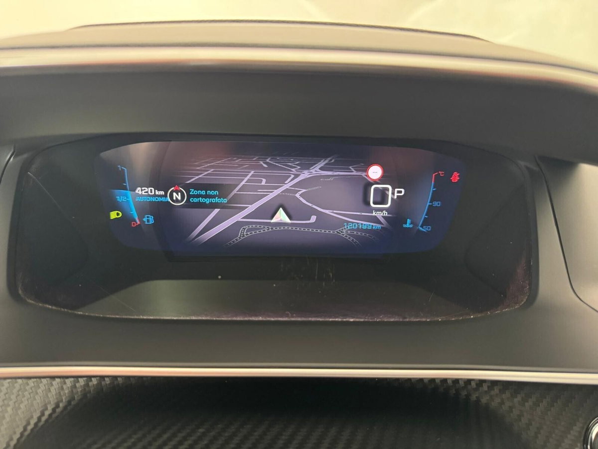 Peugeot 2008 BlueHDi 130 S&S EAT8 Allure Pack (15)