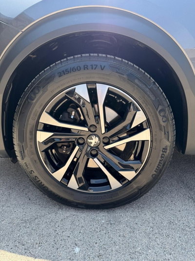 Peugeot 2008 BlueHDi 130 S&S EAT8 Allure Pack (6)