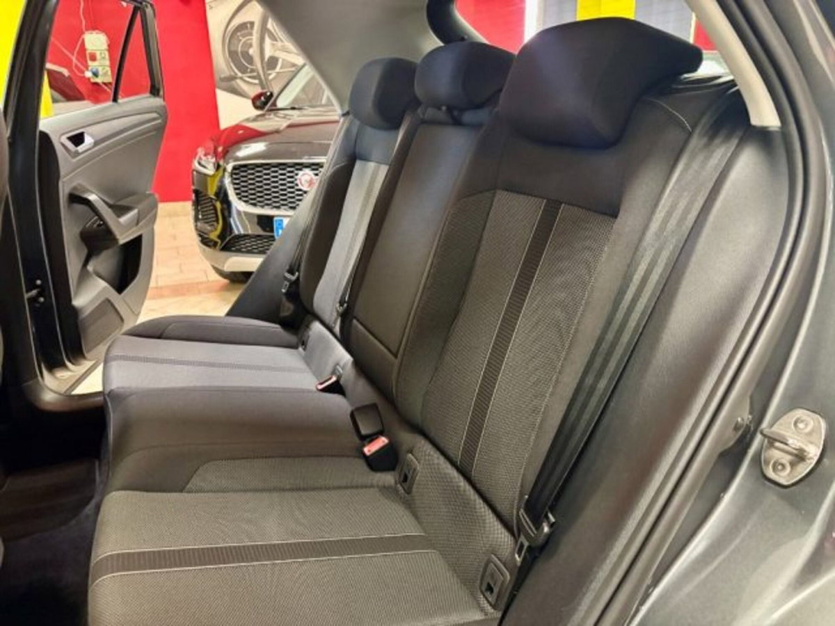 Volkswagen T-Roc 1.5 tsi R-Line dsg (10)