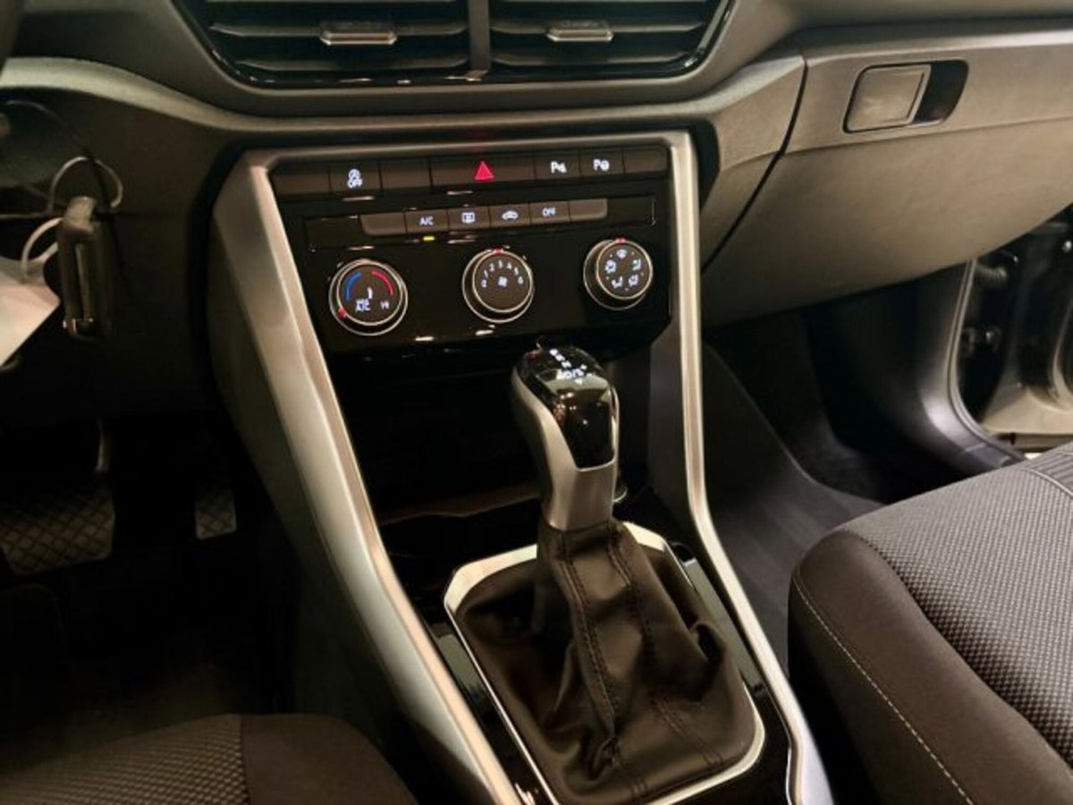 Volkswagen T-Roc 1.5 tsi R-Line dsg (12)