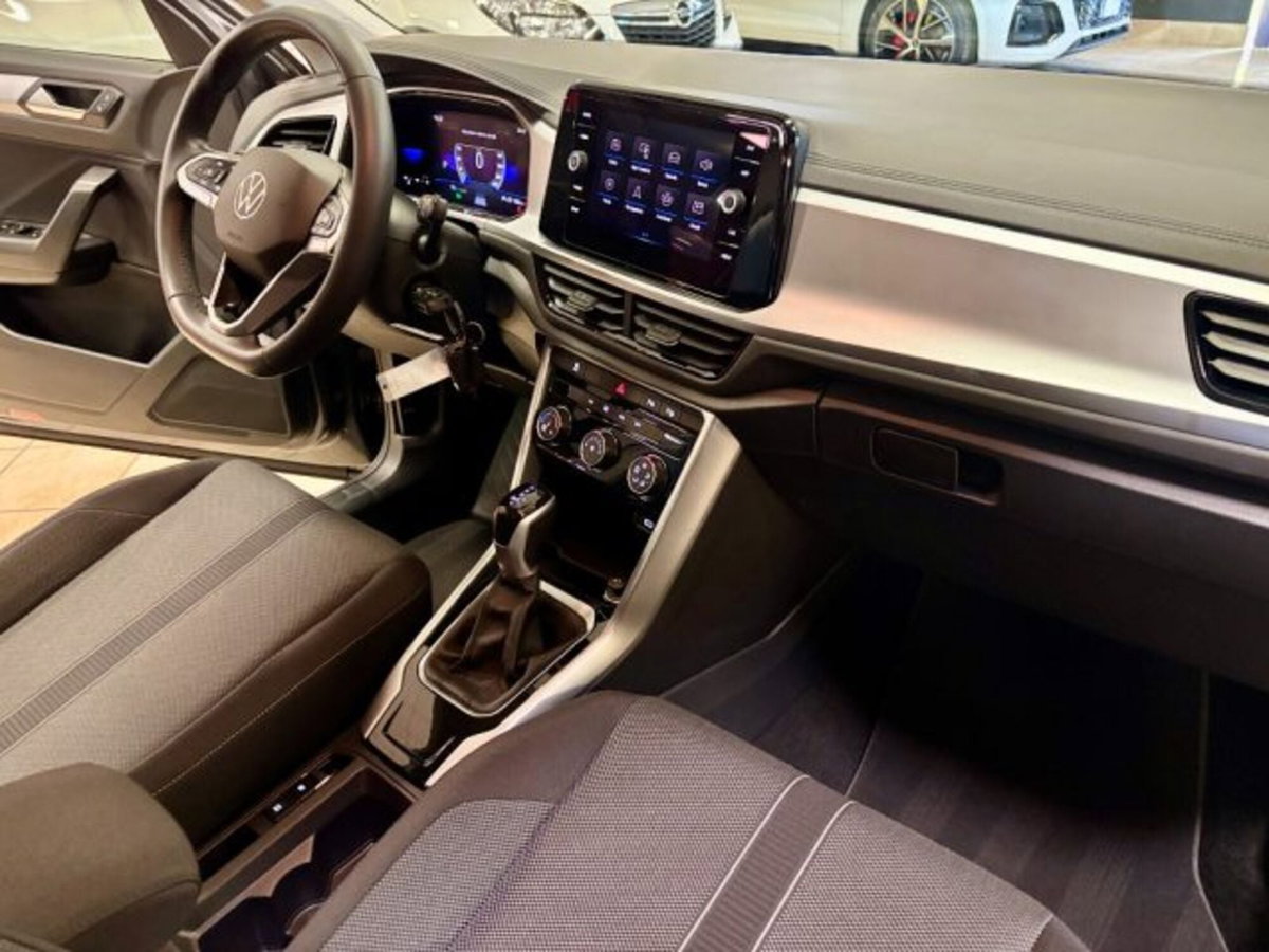 Volkswagen T-Roc 1.5 tsi R-Line dsg (14)